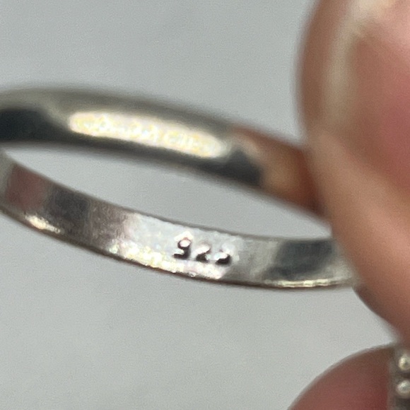 Sterling Silver 925 ring with a Obsedian cabochon gemstone in the middle. - Picture 9 of 10